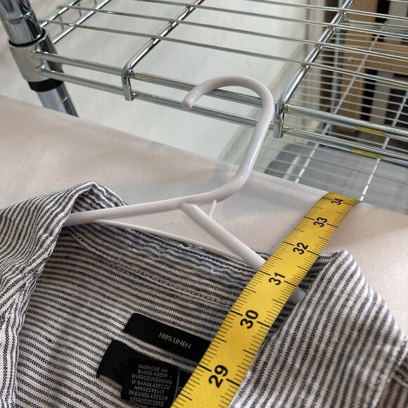 Tahari Women's Gray Pinstriped Linen Short Sleeve Button Up Shirt Size L Coastal - Picture 3 of 10